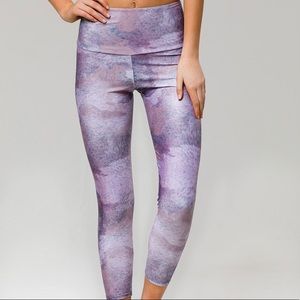 Onzie Animal Dusk high rise Capri 2029